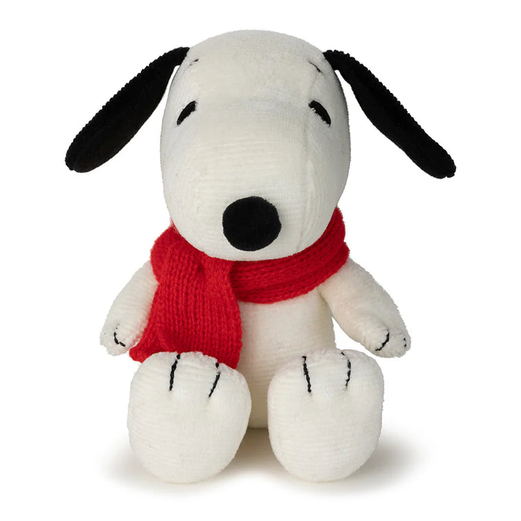 Snoopy Sitting With Scarf - 17 cm - 7"