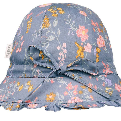 Toshi Bell hat Isabelle Moonlight