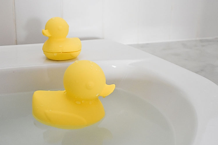 SILICONE BATH DUCKS 2PCS SET PACK