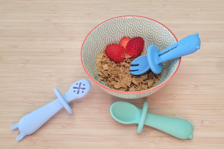 SILICONE ANIMAL SENSORY SPOONS-BLUE GREEN