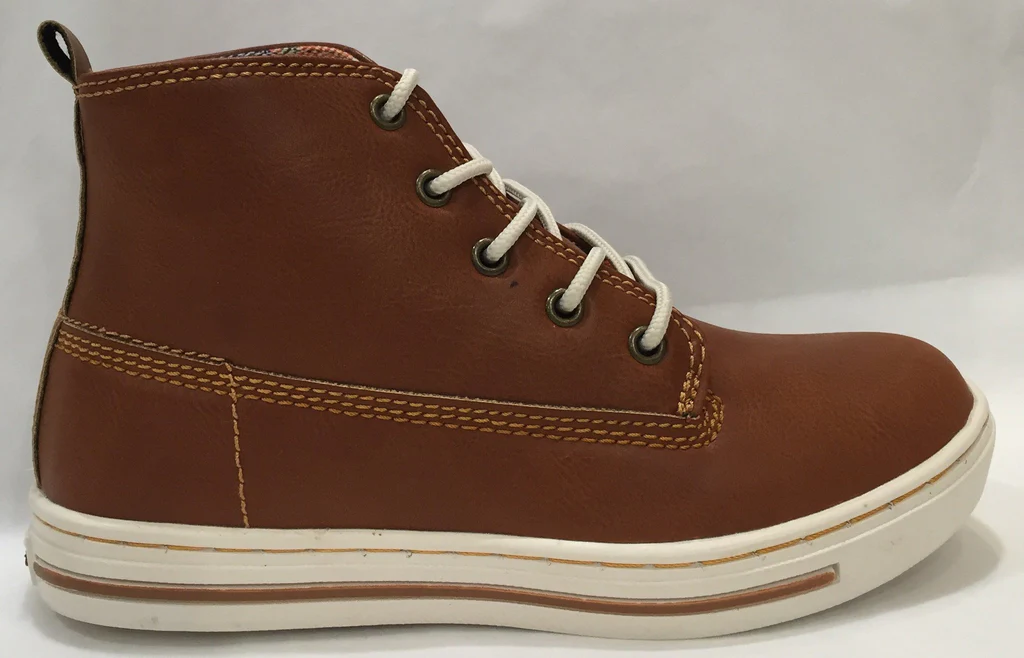 CLARKS EASTWOOD SHOE IN TAN