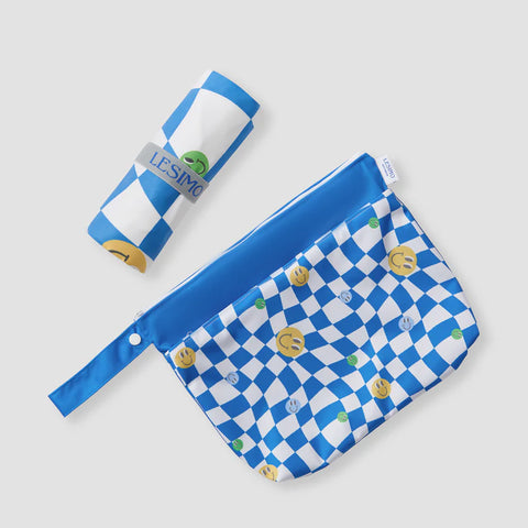 Lesimo Sand Free Kids Hooded Towel - Smiley Face with free wet bag