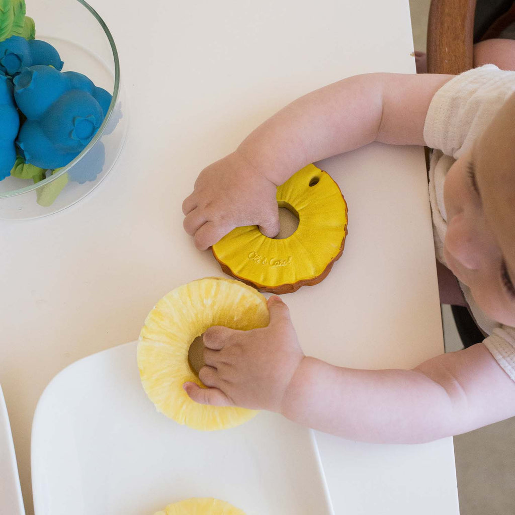 Oli&Carol Teerher Ananas the Pineapple