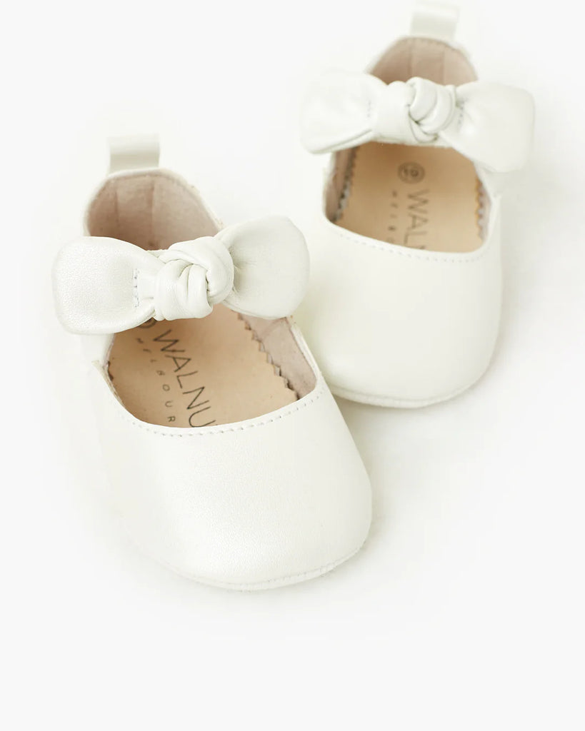 Walnut Bella Ballet - White Pearl