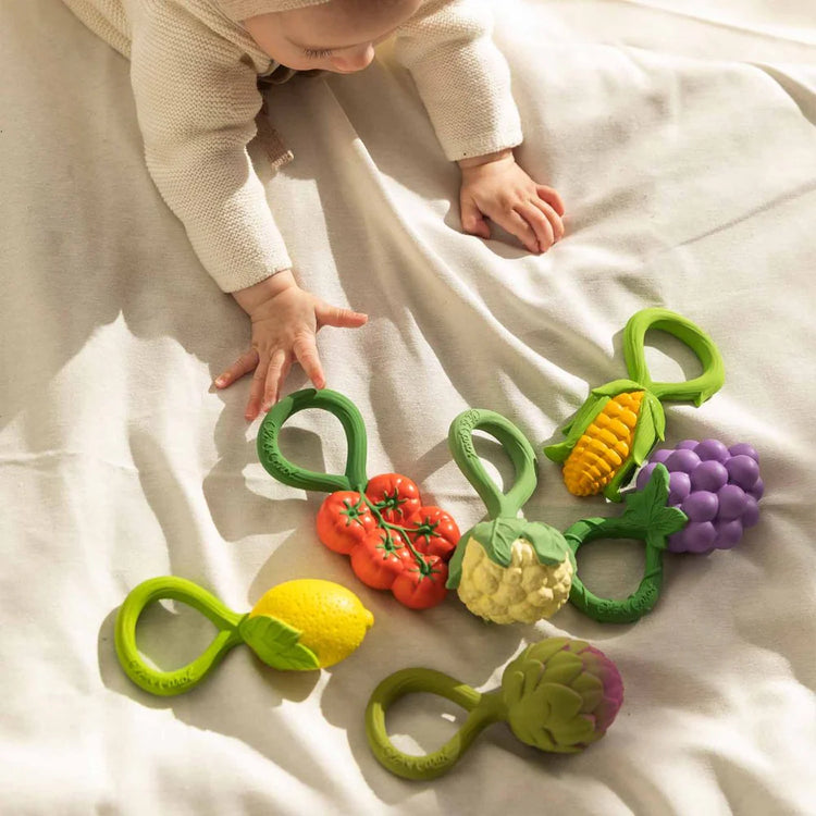 Oli&Carol TCorn Rattle Toy